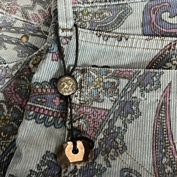 Citizens of Humanity Paisley Print Corduroy Cut Off Shorts - NWOT - Size 27 - Picture 4 of 8